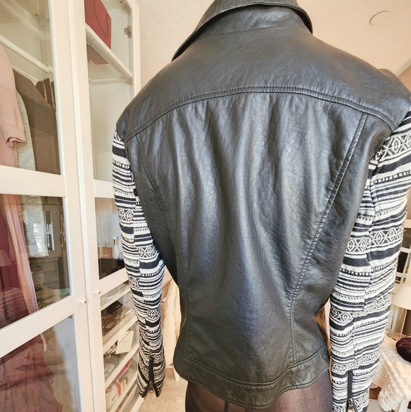 Faux leather + pattern Jacket - Picture 10 of 10